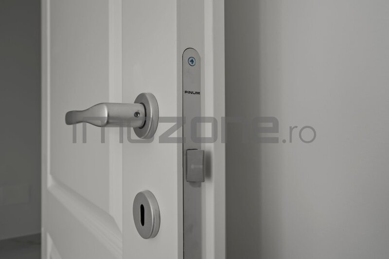 Doua camere, etaj 2, 62.8 mp, centrala proprie, metrou in apropiere, comision 0%