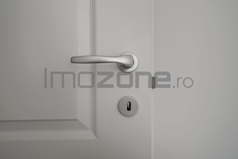 Doua camere, etaj 2, 62.8 mp, centrala proprie, metrou in apropiere, comision 0%